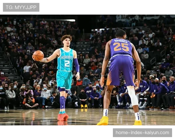 太阳避免三连败但防守效率偏低 布克与格林搭档后场防守存疑